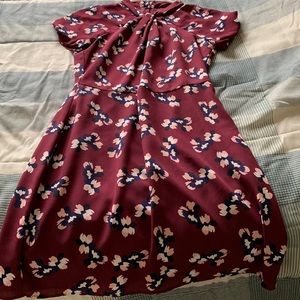 2 Petite Banana Republic maroon floral short sleeved dress. Excellent condition.